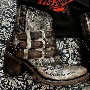 Savanna Freebird boots size 9 pewter new